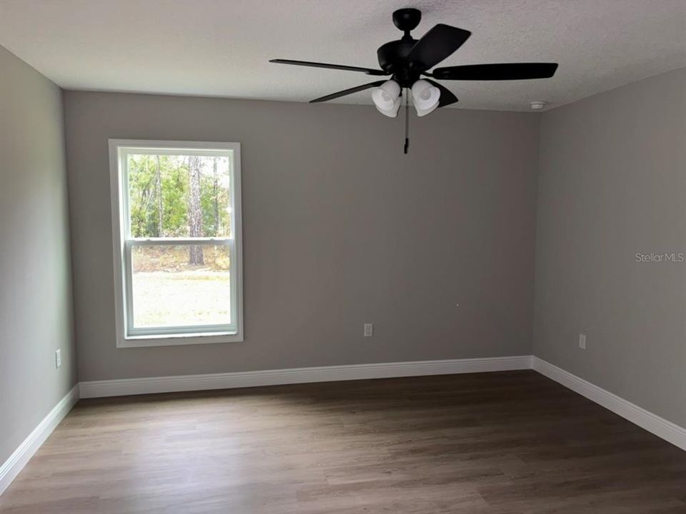 For Sale: $249,900 (3 beds, 2 baths, 1405 Square Feet)