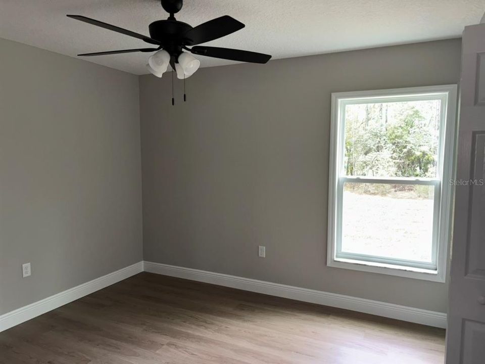 For Sale: $249,900 (3 beds, 2 baths, 1405 Square Feet)