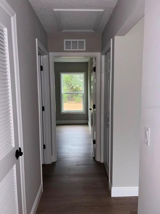 For Sale: $249,900 (3 beds, 2 baths, 1405 Square Feet)