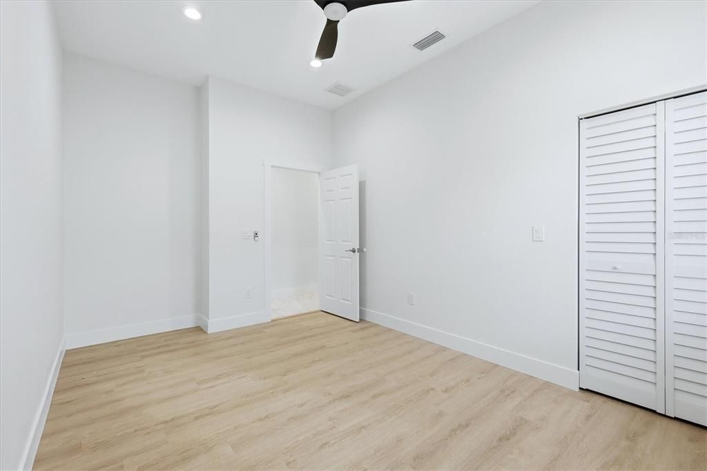 На продажу: $569,900 (4 спален, 2 ванн, 1802 Квадратных фут)