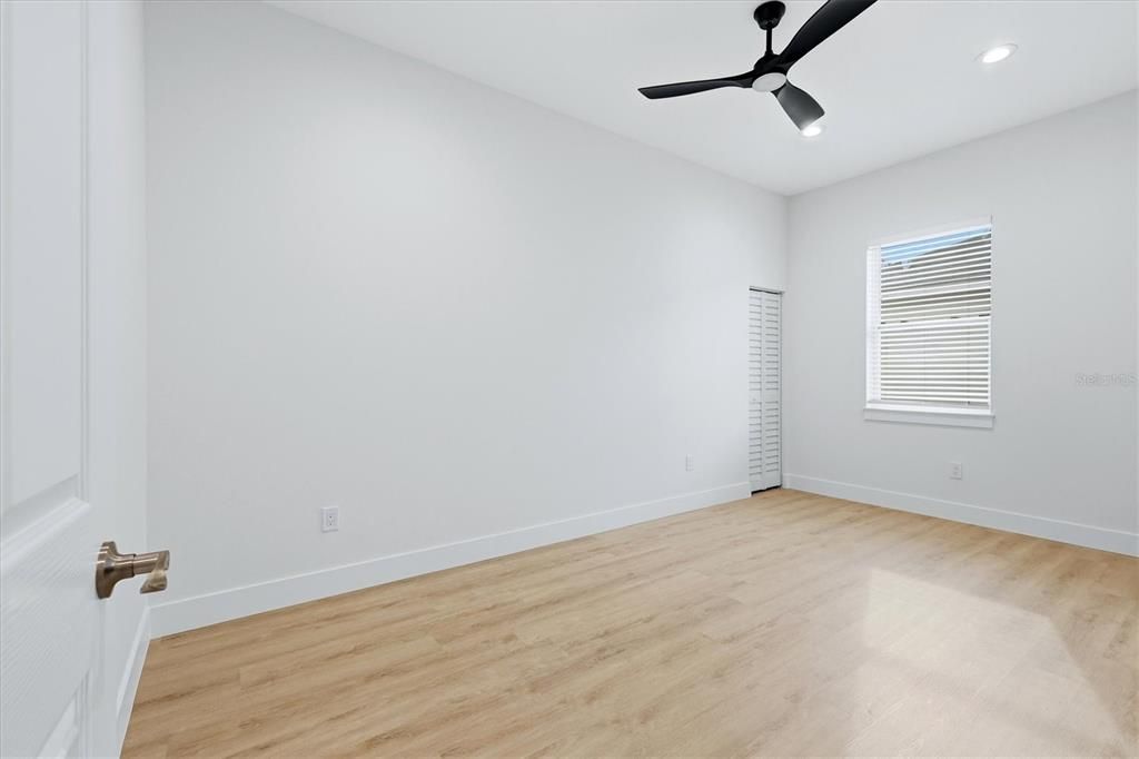 На продажу: $569,900 (4 спален, 2 ванн, 1802 Квадратных фут)