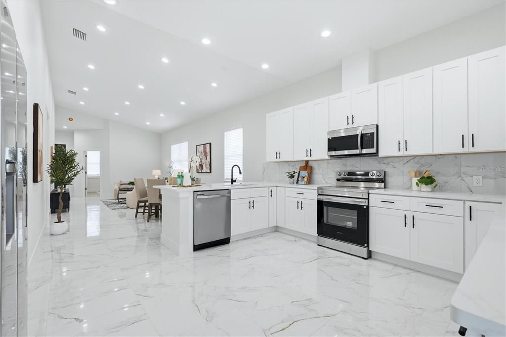 На продажу: $569,900 (4 спален, 2 ванн, 1802 Квадратных фут)