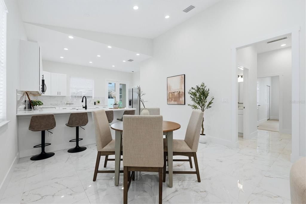 На продажу: $569,900 (4 спален, 2 ванн, 1802 Квадратных фут)