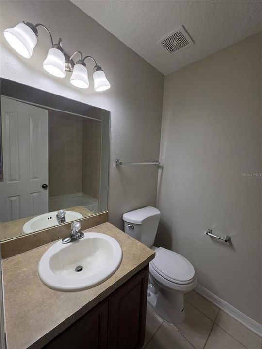 В аренду: $1,695 (2 спален, 1 ванн, 1168 Квадратных фут)
