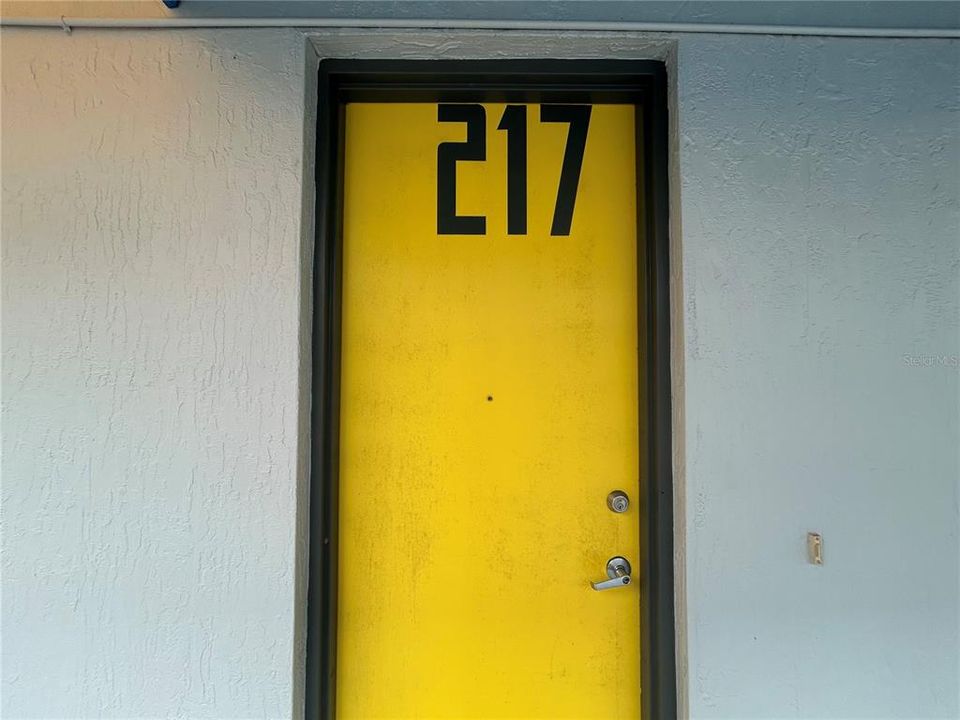 For Rent: $1,400 (3 beds, 3 baths, 1400 Square Feet)