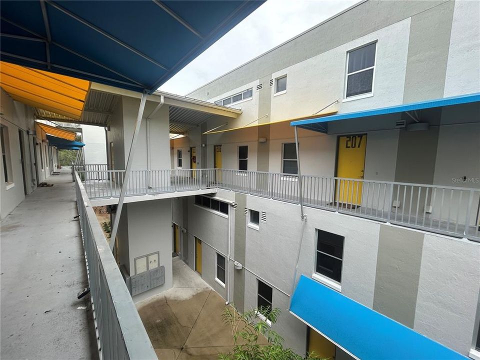 For Rent: $1,400 (3 beds, 3 baths, 1400 Square Feet)
