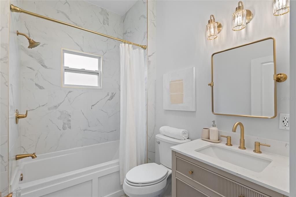For Sale: $1,150,000 (3 beds, 2 baths, 1652 Square Feet)