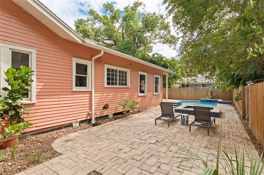 For Sale: $1,150,000 (3 beds, 2 baths, 1652 Square Feet)