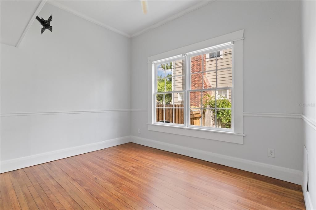 For Sale: $1,150,000 (3 beds, 2 baths, 1652 Square Feet)