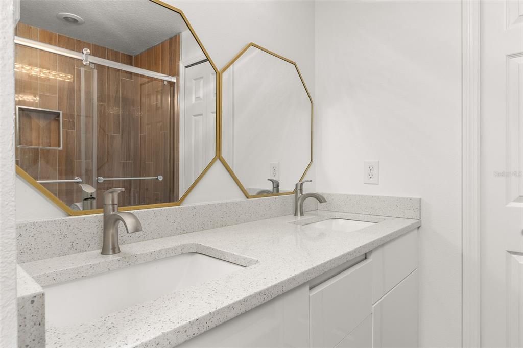 В аренду: $1,975 (3 спален, 2 ванн, 1386 Квадратных фут)