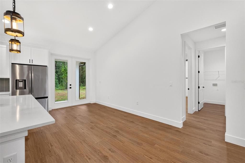 На продажу: $399,000 (3 спален, 2 ванн, 1576 Квадратных фут)