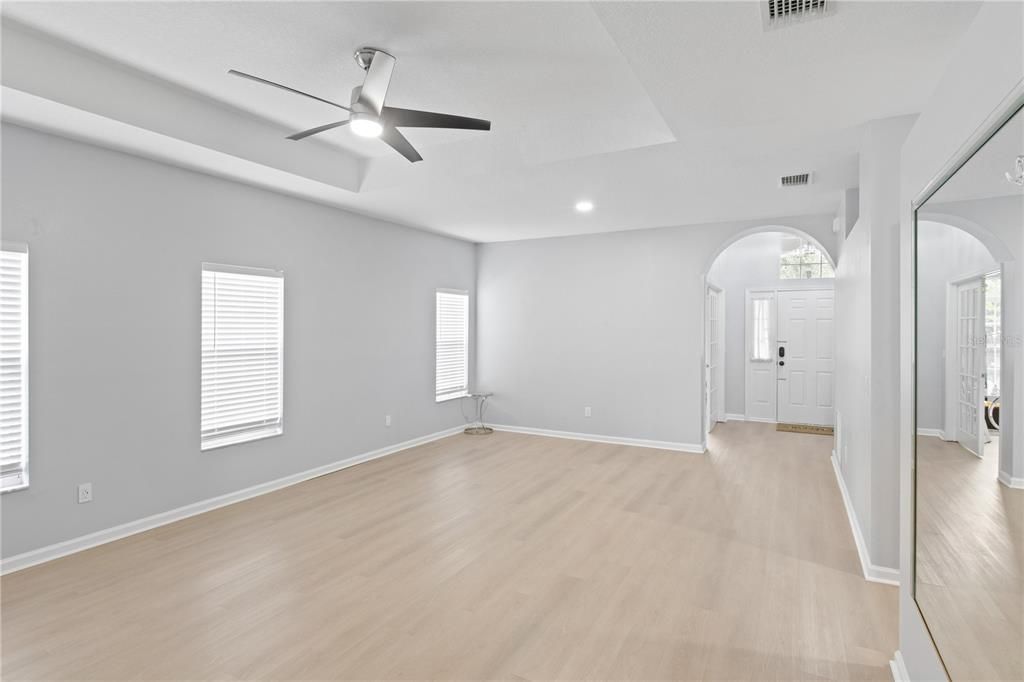 В аренду: $2,850 (4 спален, 2 ванн, 2062 Квадратных фут)