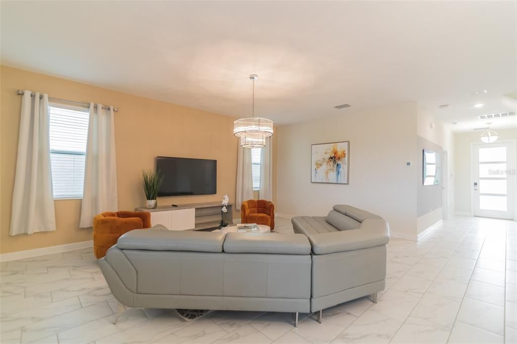 For Sale: $580,000 (6 beds, 6 baths, 3339 Square Feet)