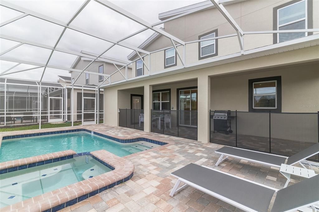 For Sale: $580,000 (6 beds, 6 baths, 3339 Square Feet)
