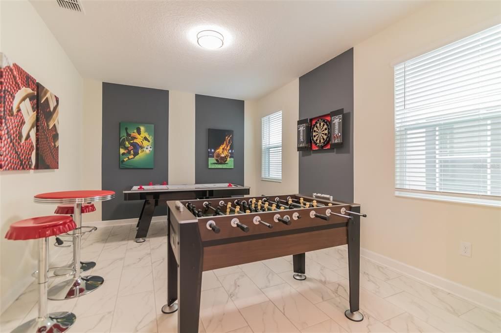 For Sale: $580,000 (6 beds, 6 baths, 3339 Square Feet)