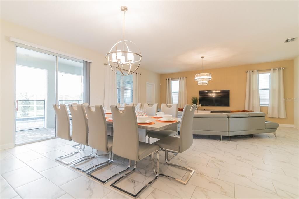 For Sale: $580,000 (6 beds, 6 baths, 3339 Square Feet)