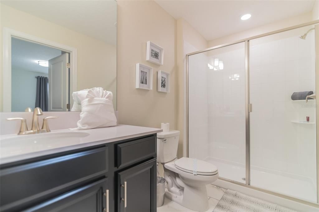 For Sale: $580,000 (6 beds, 6 baths, 3339 Square Feet)