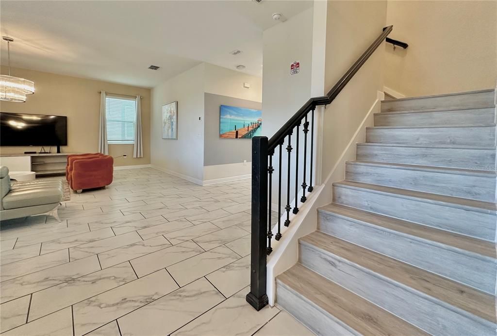 For Sale: $580,000 (6 beds, 6 baths, 3339 Square Feet)