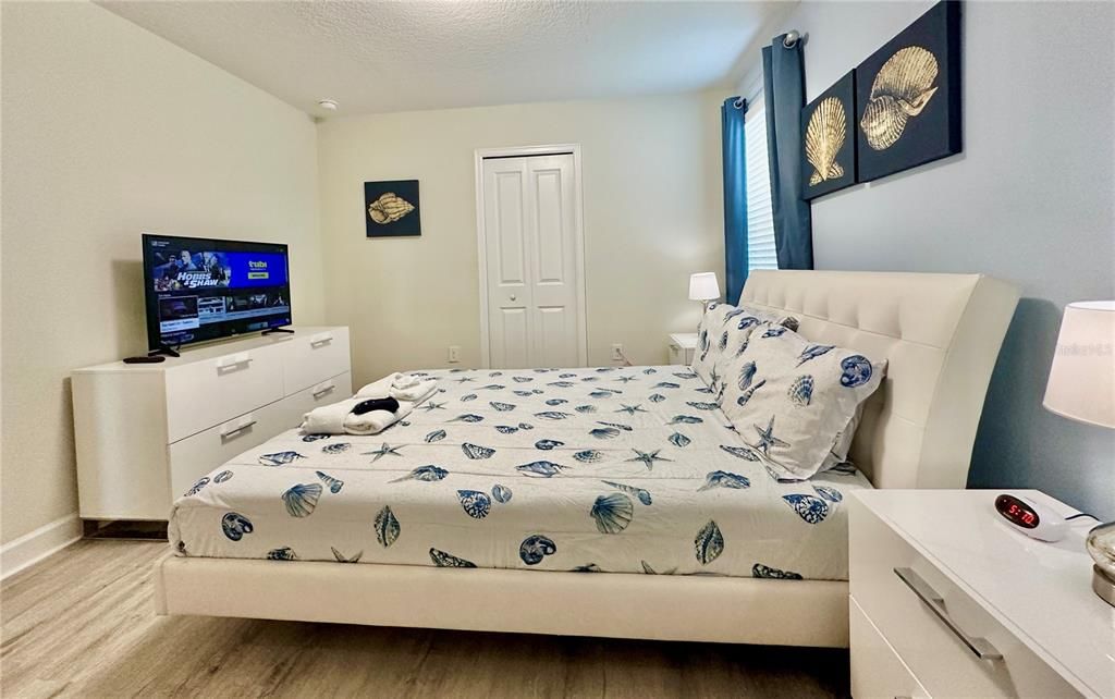 For Sale: $580,000 (6 beds, 6 baths, 3339 Square Feet)