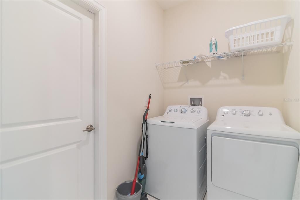 For Sale: $580,000 (6 beds, 6 baths, 3339 Square Feet)