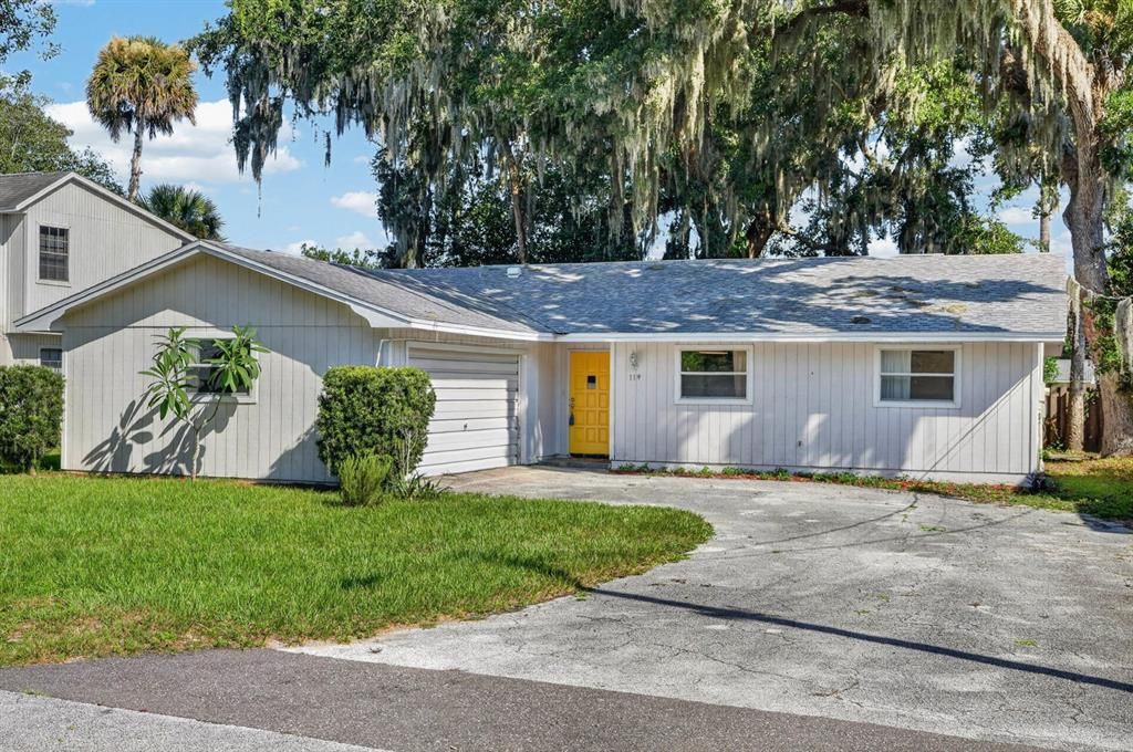 En Venta: $339,000 (4 camas, 2 baños, 1585 Pies cuadrados)