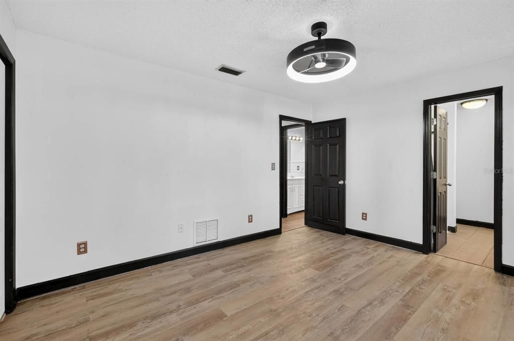 En Venta: $339,000 (4 camas, 2 baños, 1585 Pies cuadrados)