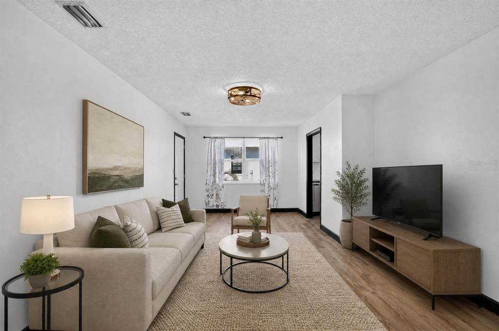 En Venta: $339,000 (4 camas, 2 baños, 1585 Pies cuadrados)