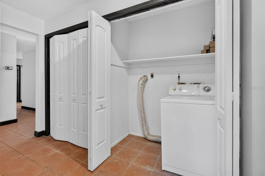 En Venta: $339,000 (4 camas, 2 baños, 1585 Pies cuadrados)