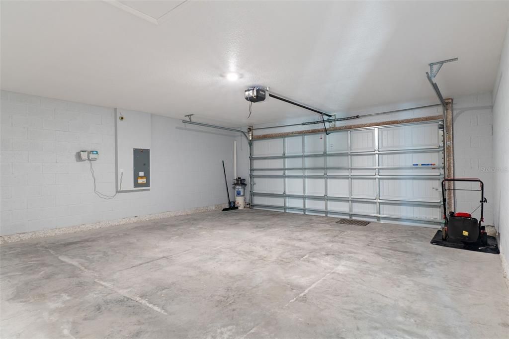 На продажу: $359,900 (3 спален, 2 ванн, 2044 Квадратных фут)