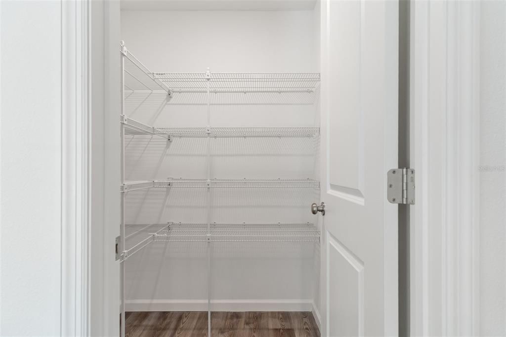 На продажу: $359,900 (3 спален, 2 ванн, 2044 Квадратных фут)