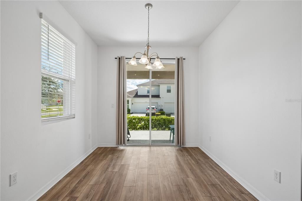 Activo con contrato: $365,000 (3 camas, 2 baños, 1730 Pies cuadrados)