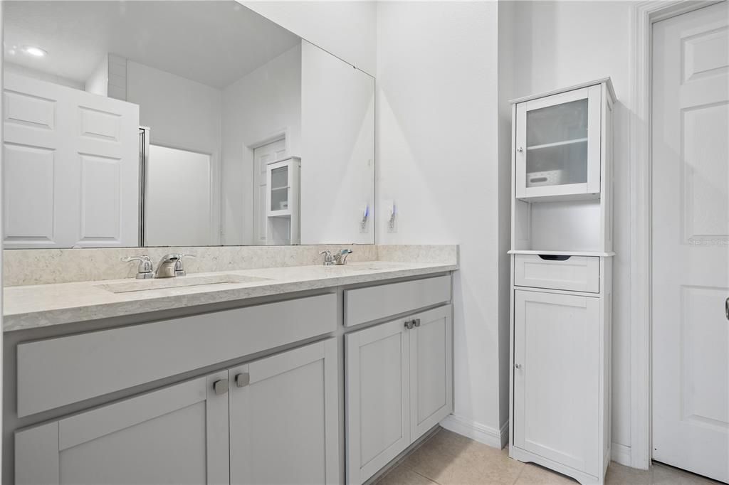 Activo con contrato: $365,000 (3 camas, 2 baños, 1730 Pies cuadrados)