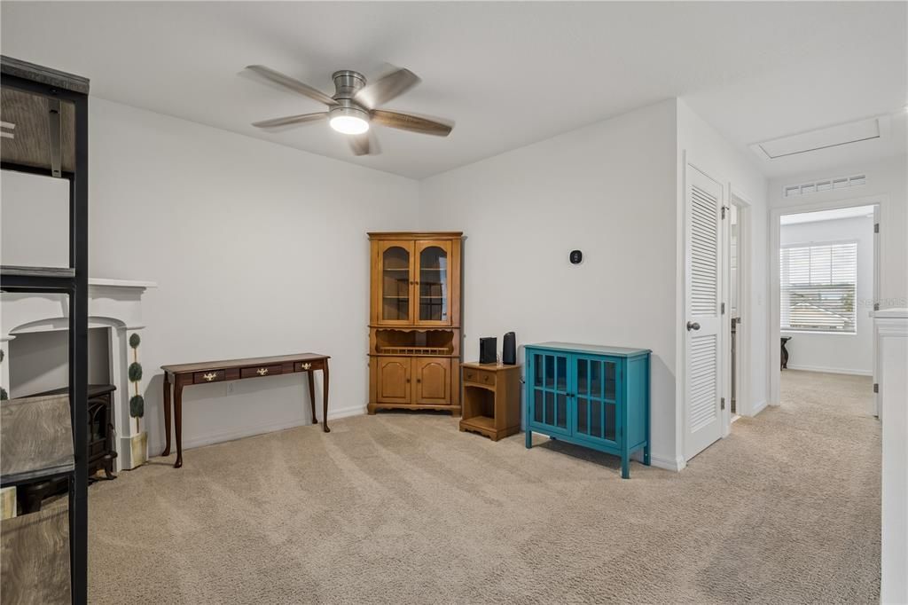 Activo con contrato: $365,000 (3 camas, 2 baños, 1730 Pies cuadrados)