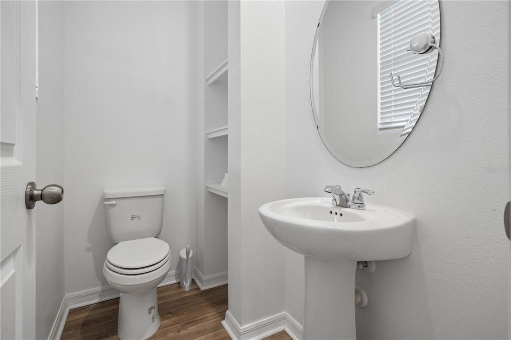 Activo con contrato: $365,000 (3 camas, 2 baños, 1730 Pies cuadrados)