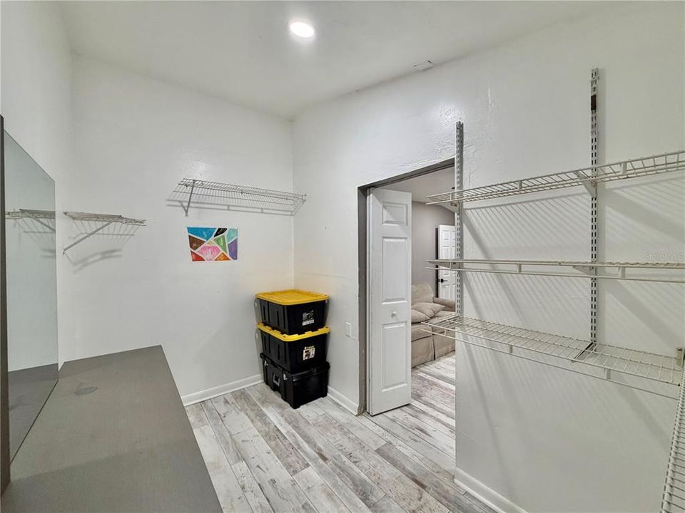 For Sale: $324,900 (3 beds, 2 baths, 1894 Square Feet)