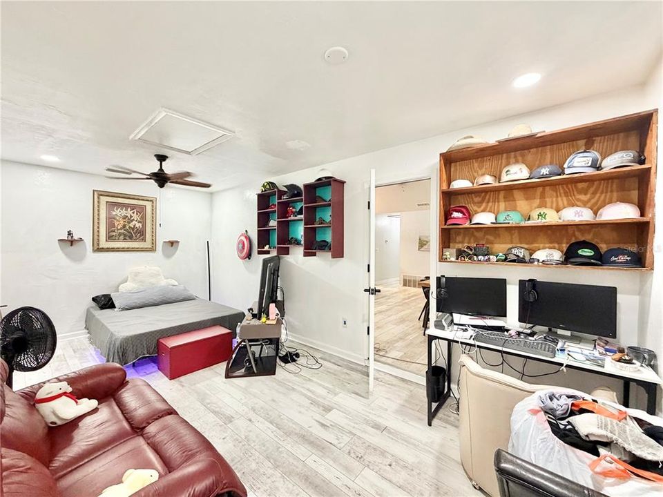 For Sale: $324,900 (3 beds, 2 baths, 1894 Square Feet)