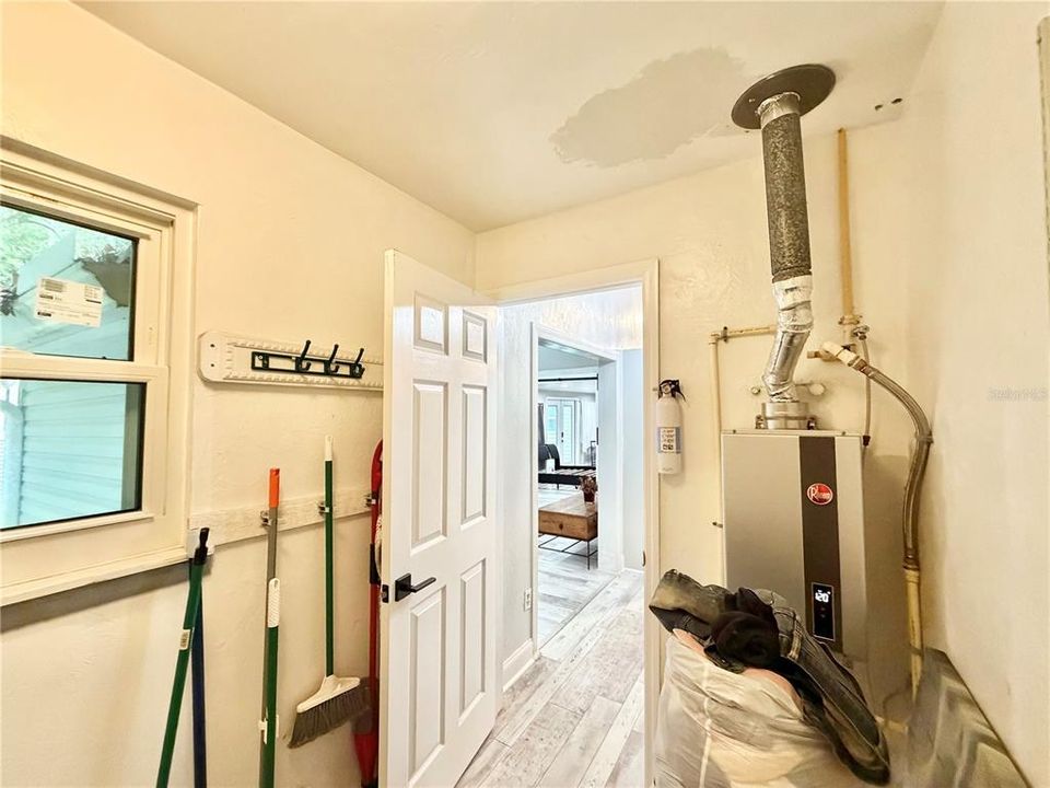 For Sale: $324,900 (3 beds, 2 baths, 1894 Square Feet)