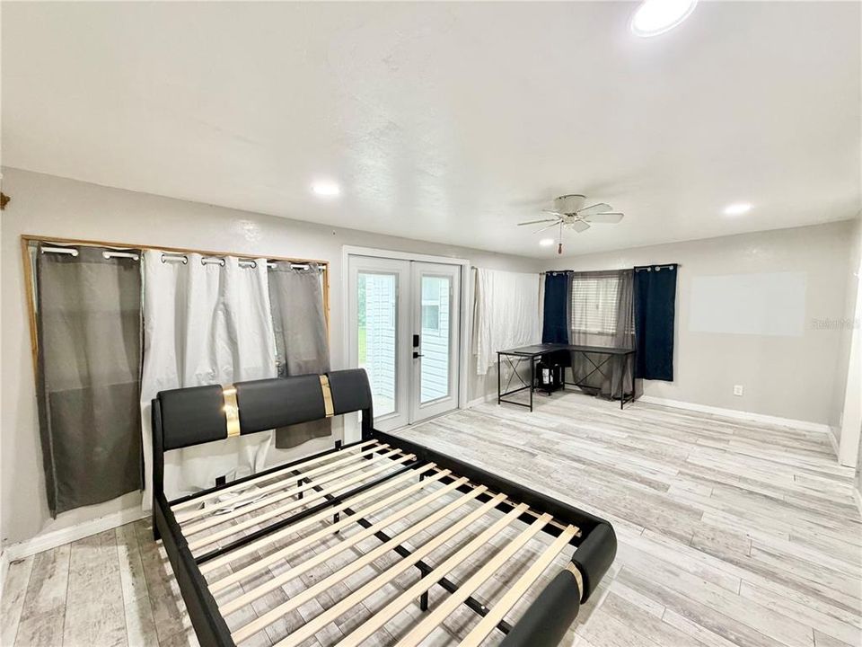 For Sale: $324,900 (3 beds, 2 baths, 1894 Square Feet)