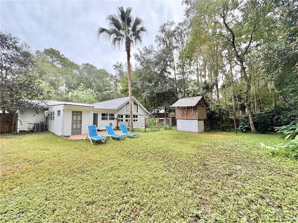 For Sale: $324,900 (3 beds, 2 baths, 1894 Square Feet)