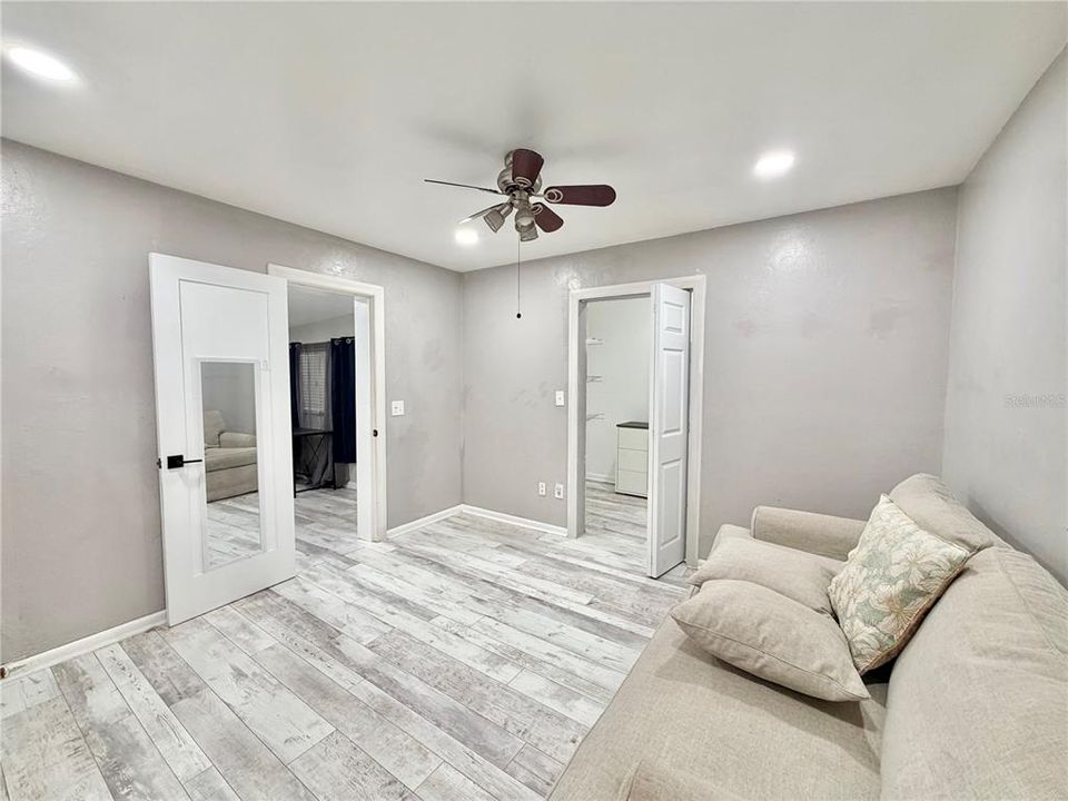 For Sale: $324,900 (3 beds, 2 baths, 1894 Square Feet)