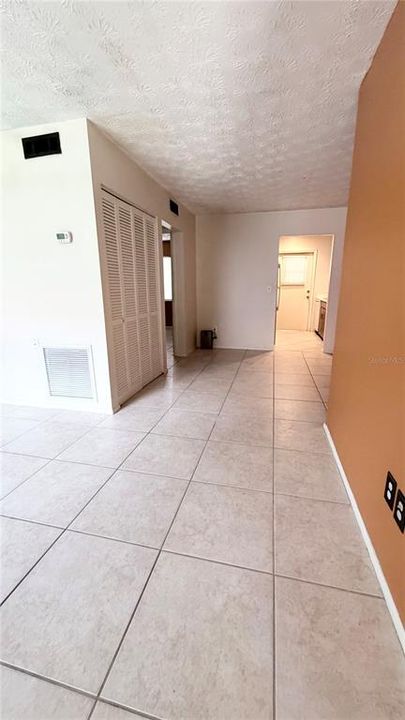 For Rent: $1,495 (1 beds, 1 baths, 730 Square Feet)