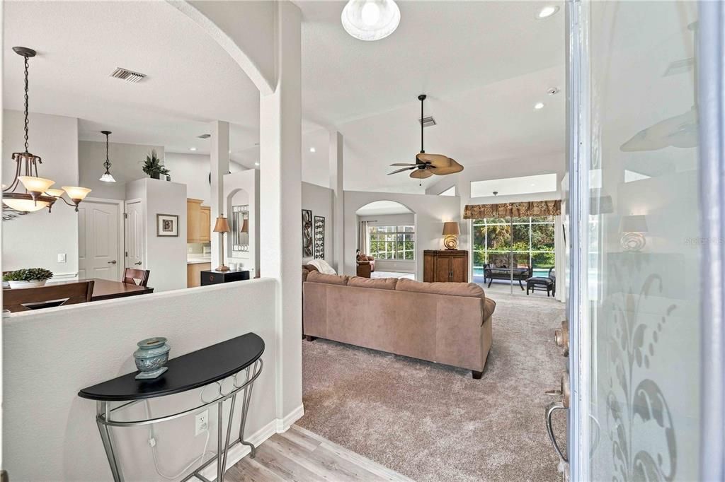En Venta: $399,900 (3 camas, 2 baños, 1726 Pies cuadrados)