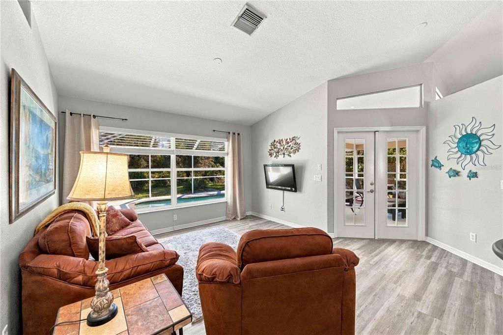 En Venta: $399,900 (3 camas, 2 baños, 1726 Pies cuadrados)