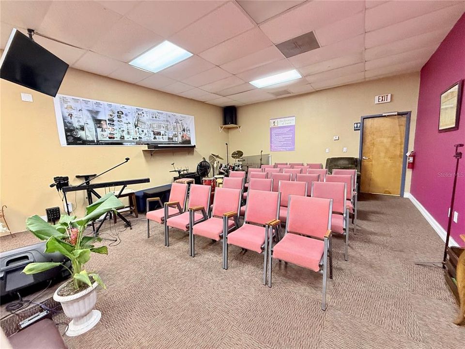 For Sale: $405,000 (0 beds, 0 baths, 1600 Square Feet)