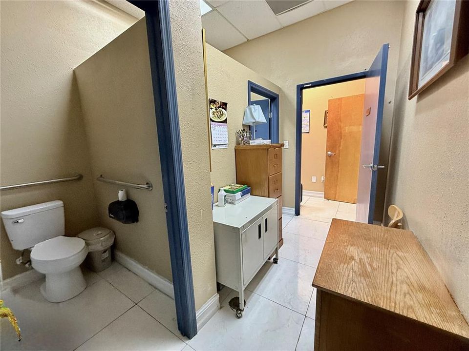 For Sale: $405,000 (0 beds, 0 baths, 1600 Square Feet)