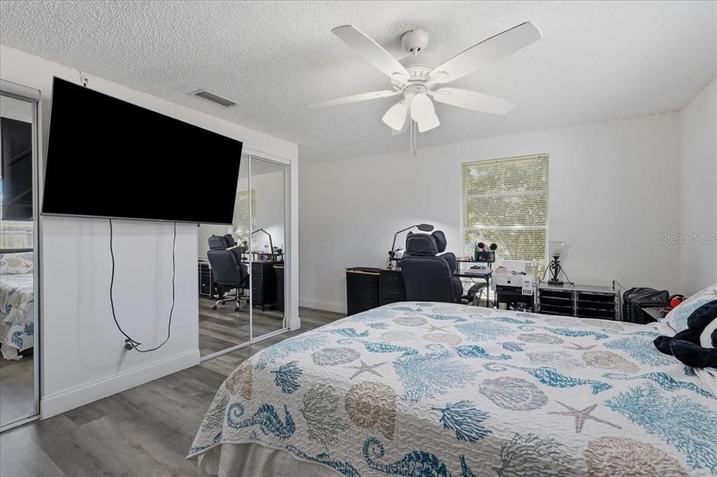 На продажу: $375,000 (3 спален, 2 ванн, 1332 Квадратных фут)
