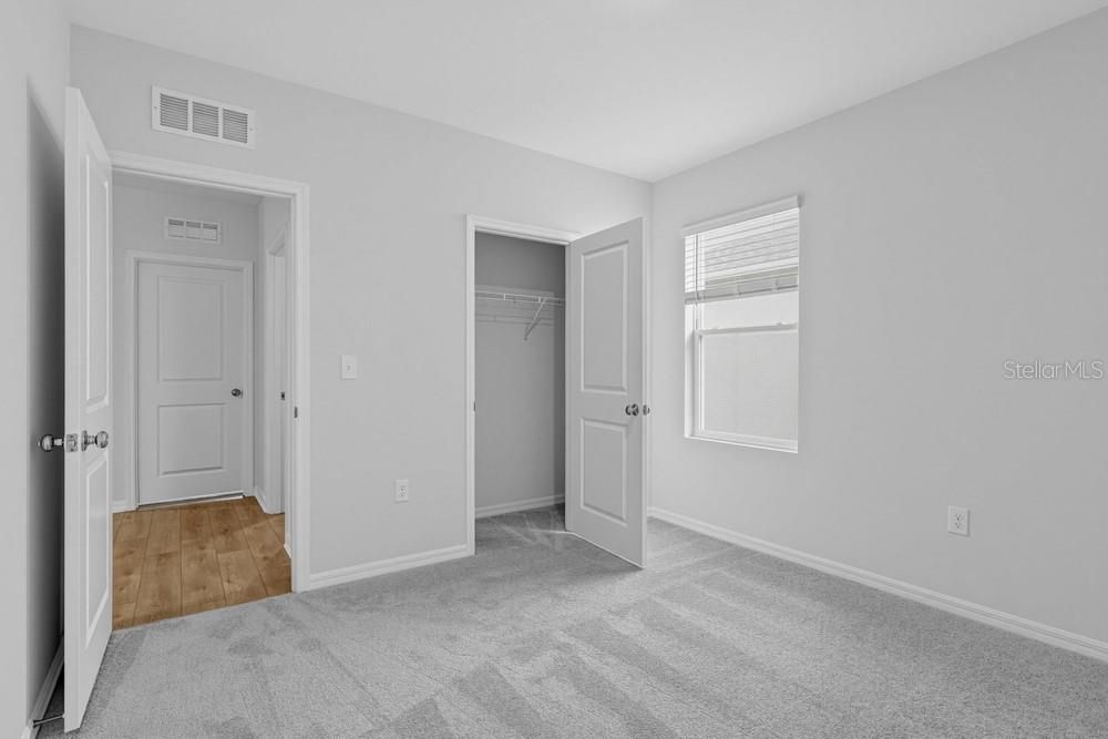 En Venta: $309,000 (4 camas, 2 baños, 1813 Pies cuadrados)