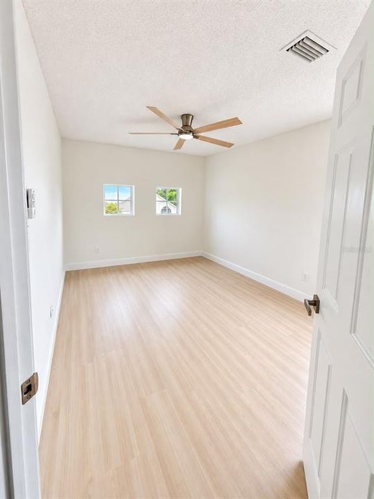 En Venta: $515,000 (4 camas, 2 baños, 2295 Pies cuadrados)