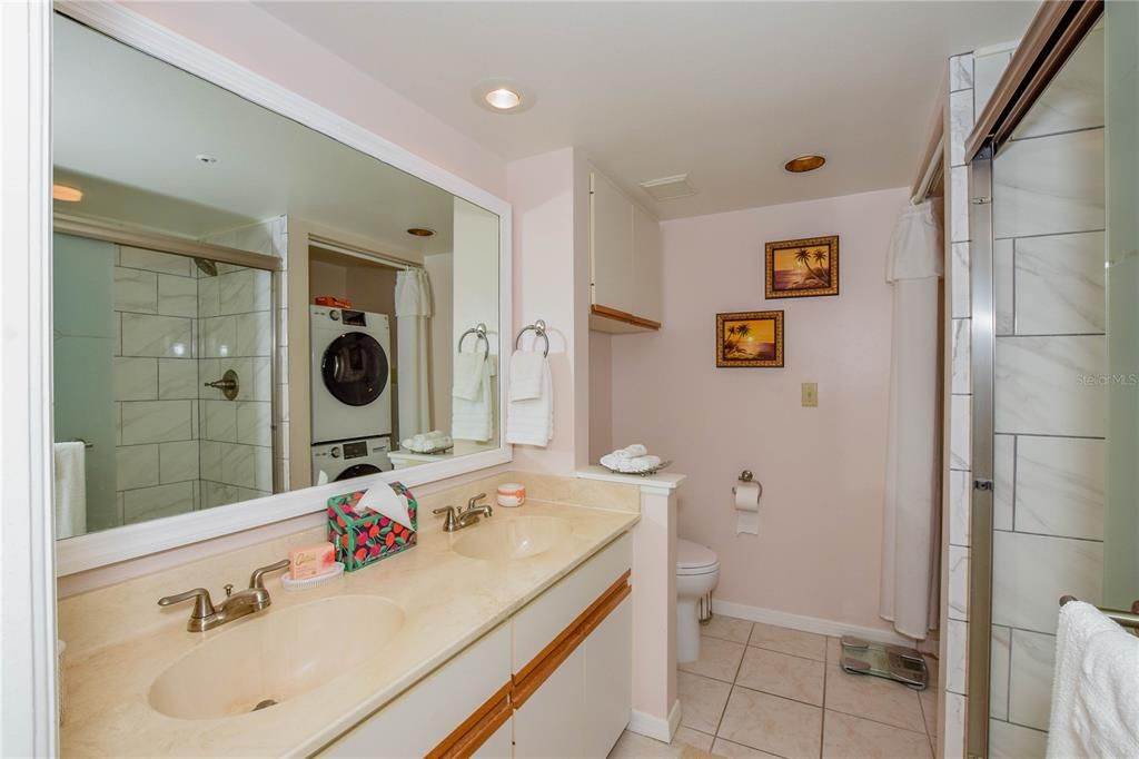 En Venta: $229,000 (2 camas, 2 baños, 1002 Pies cuadrados)