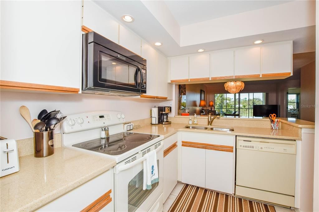 En Venta: $229,000 (2 camas, 2 baños, 1002 Pies cuadrados)